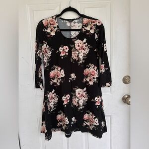Rue21 flowy dress with sleeves floral print soft material Size S